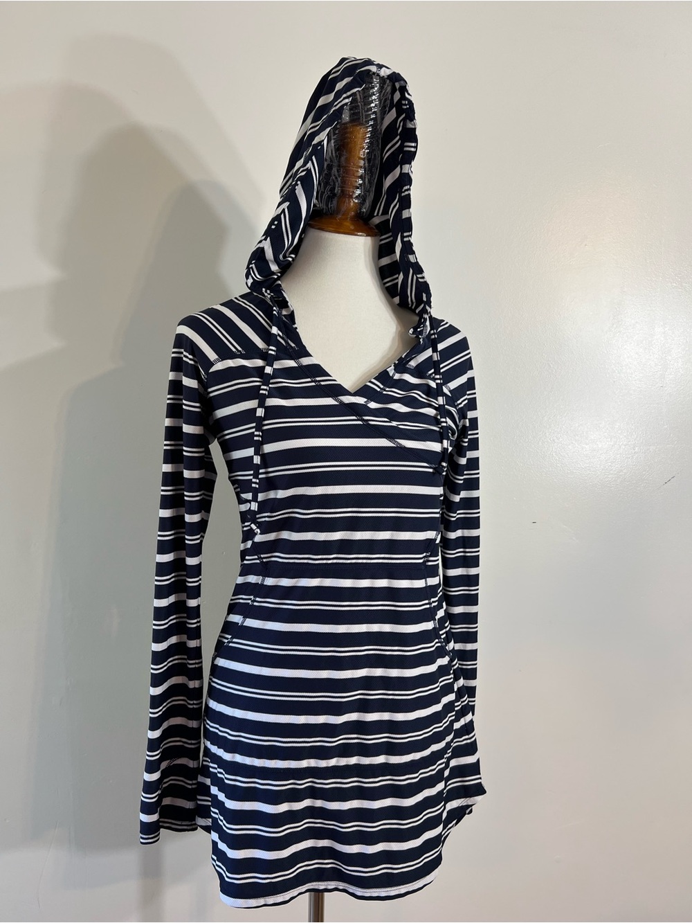 Athleta Wick-It Wader Hooded Swim Cover Up Dress Tunic Blue Striped Pockets Sz S